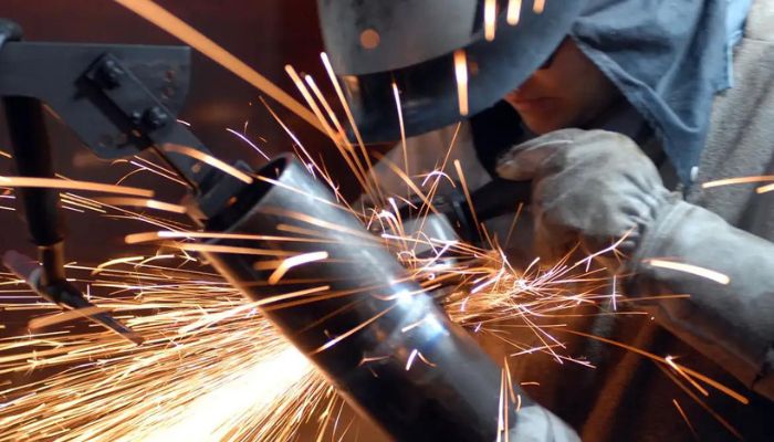 Produção da indústria cai 1,6% de dezembro para janeiro